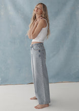Load image into Gallery viewer, Cameron Jeans