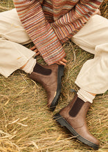 Load image into Gallery viewer, Chelsea Boots
