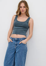 Load image into Gallery viewer, Tight Singlet