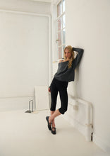 Load image into Gallery viewer, Yoga Capris