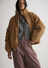 Load image into Gallery viewer, Cord Puffer