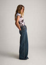 Load image into Gallery viewer, Super Wide Jeans