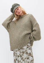 Load image into Gallery viewer, Vacation Knit