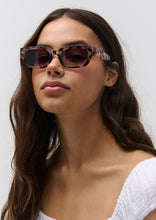 Load image into Gallery viewer, Anna Sunglasses