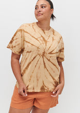 Load image into Gallery viewer, Throwback Tee