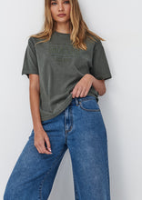 Load image into Gallery viewer, Billie Tee