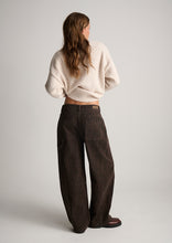Load image into Gallery viewer, Billie Barrel Jeans
