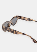 Load image into Gallery viewer, Carrie Sunglasses