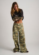 Load image into Gallery viewer, Baggy Low Rise Jeans