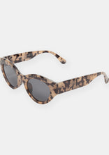 Load image into Gallery viewer, Carrie Sunglasses
