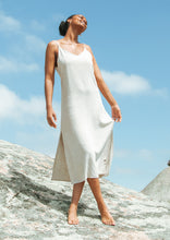 Load image into Gallery viewer, Linen Midi Dress