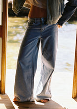 Load image into Gallery viewer, Baggy Low Rise Jeans