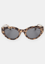 Load image into Gallery viewer, Carrie Sunglasses