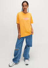 Load image into Gallery viewer, Thrift Tee