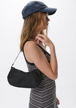 Load image into Gallery viewer, Jamie Shoulder Bag