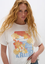 Load image into Gallery viewer, Throwback Tee