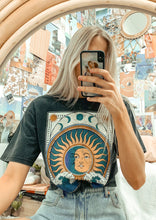 Load image into Gallery viewer, Ocean Sun Bibs Tee