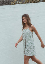 Load image into Gallery viewer, Swing Dress