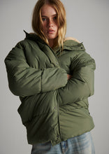 Load image into Gallery viewer, Surf Break Jacket