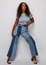 Load image into Gallery viewer, Quinn Tee