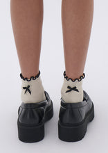 Load image into Gallery viewer, Bow Crew Sock Pack