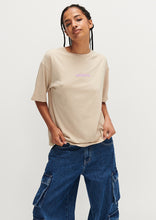 Load image into Gallery viewer, Billie Tee