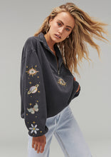 Load image into Gallery viewer, Thrift Quarter Zip