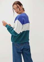 Load image into Gallery viewer, Contrast Thrift Crew