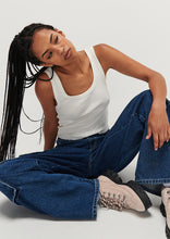 Load image into Gallery viewer, Basic Tight Singlet