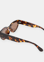Load image into Gallery viewer, Carrie Sunglasses