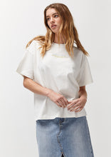 Load image into Gallery viewer, Throwback Tee