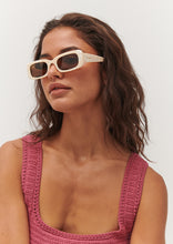 Load image into Gallery viewer, Becky Sunglasses
