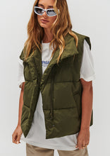 Load image into Gallery viewer, Skate Puffer Vest