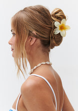 Load image into Gallery viewer, Frangipani Clip
