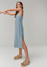 Load image into Gallery viewer, Linen Midi Dress