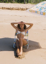 Load image into Gallery viewer, Checker Daisy Beach Chair