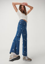 Load image into Gallery viewer, Abbey Jeans