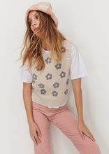 Load image into Gallery viewer, Cottage Vest