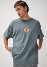 Load image into Gallery viewer, Thrift Tee