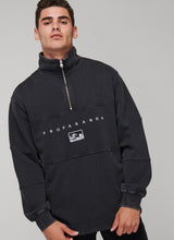 Load image into Gallery viewer, Classic Quarter Zip