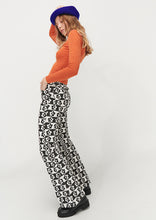 Load image into Gallery viewer, Eva Jeans