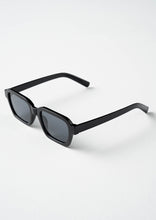 Load image into Gallery viewer, Freddie Sunglasses