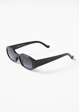 Load image into Gallery viewer, Millie Sunglasses