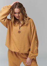 Load image into Gallery viewer, Thrift Quarter Zip