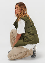 Load image into Gallery viewer, Skate Puffer Vest
