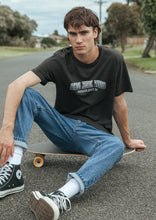 Load image into Gallery viewer, Dogtown Jeans