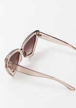 Load image into Gallery viewer, Talulah Sunglasses