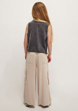 Load image into Gallery viewer, Cropped Singlet