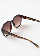 Load image into Gallery viewer, Isabella Sunglasses