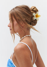 Load image into Gallery viewer, Frangipani Clip